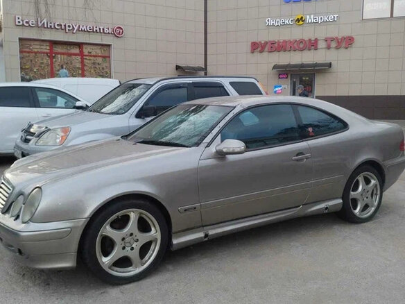 2000 Mercedes-Benz CLK-Класс 230 I (W208) Рестайлинг, белый, 400000 рублей - вид 4