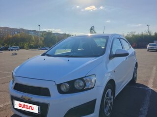 2013 Chevrolet Aveo II, белый, 700000 рублей, вид 4