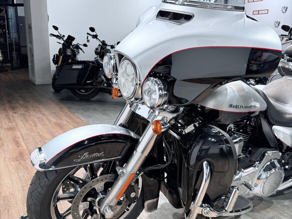 2015 Harley-Davidson Electra Glide, серебристый, 1399000 рублей - вид 10