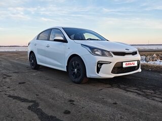 2019 Kia Rio IV, белый, 1260000 рублей, вид 3