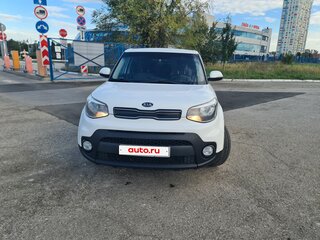 2017 Kia Soul II Рестайлинг, белый, 1250000 рублей, вид 2