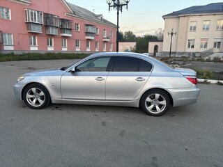2009 BMW 5 серии 525xi V (E60/E61) Рестайлинг, серый, 1250000 рублей, вид 4