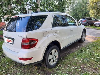 2008 Mercedes-Benz M-Класс 320 II (W164), белый, 1550000 рублей, вид 3