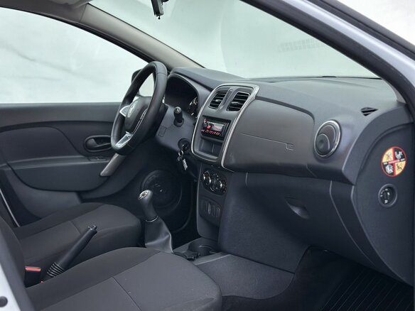 2019 Renault Logan II Рестайлинг, белый, 1180000 рублей - вид 11