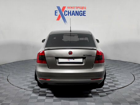 2010 Skoda Octavia II (A5) Рестайлинг, серый, 534000 рублей, вид 5