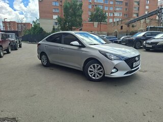 2021 Hyundai Solaris II Рестайлинг, серый, 1690000 рублей, вид 4