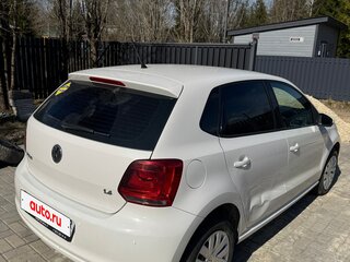 2014 Volkswagen Polo V, белый, 695000 рублей, вид 4