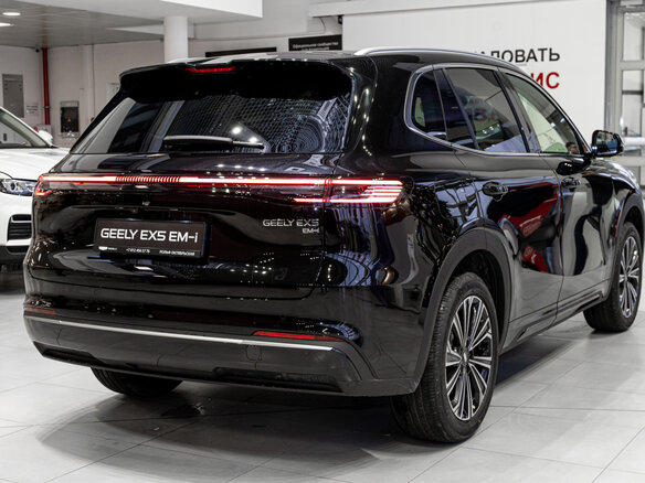 2025 Geely EX5 Гибрид EM-i, чёрный - вид 3