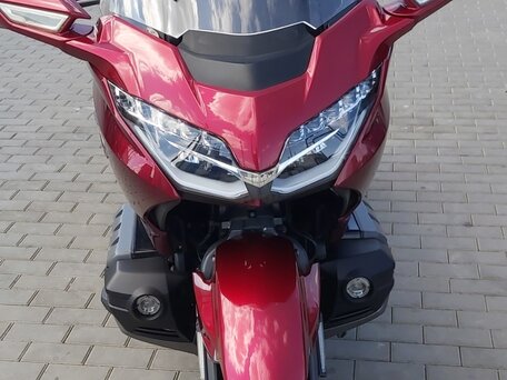 2018 Honda GL 1800 Gold Wing, красный, 2320000 рублей, вид 2