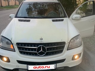 2005 Mercedes-Benz M-Класс 350 II (W164), белый, 700000 рублей, вид 1