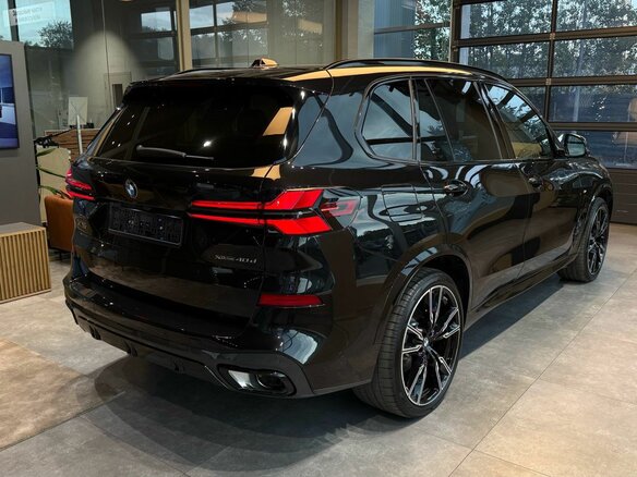 2026 BMW X5 40d IV (G05/G18) Рестайлинг, чёрный, 16190000 рублей - вид 2