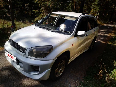 2001 Toyota RAV4 II (XA20), белый, 575000 рублей, вид 1