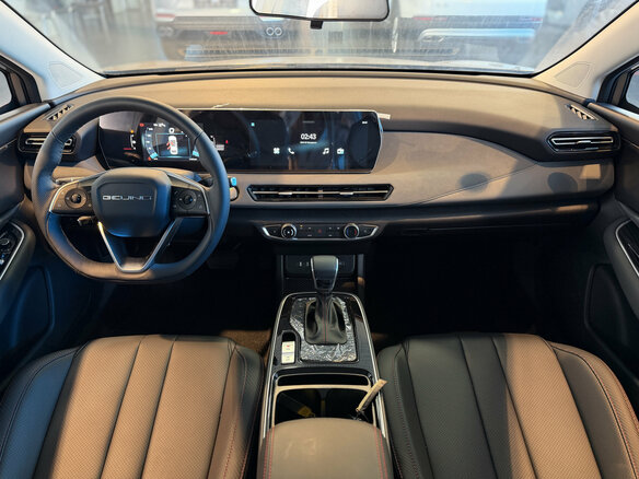 2025 BAIC U5 Plus, серый, 2300000 рублей - вид 10