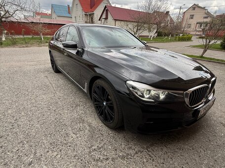 2017 BMW 7 серии 730i VI (G11/G12), чёрный, 2800000 рублей, вид 2