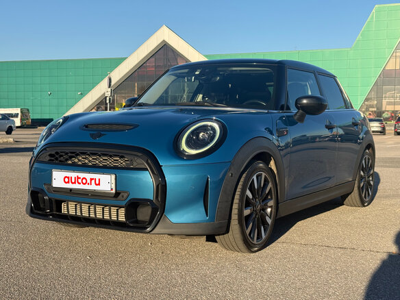 2021 Mini Hatch Cooper S III (F55/F56) Рестайлинг 2, синий, 2990000 рублей
