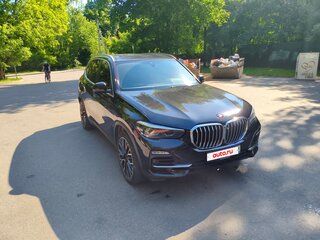 2020 BMW X5 45e IV (G05/G18), чёрный, 6800000 рублей, вид 2