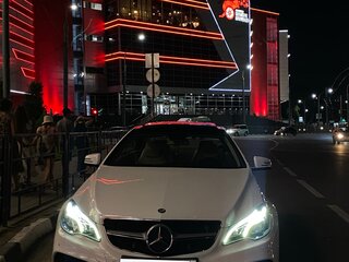 2013 Mercedes-Benz E-Класс 200 IV (W212, S212, C207) Рестайлинг, белый, 1950000 рублей, вид 3