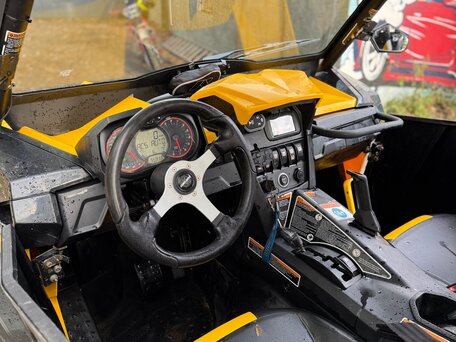 2015 BRP Can-Am Maverick Sport, жёлтый, 1350000 рублей, вид 2