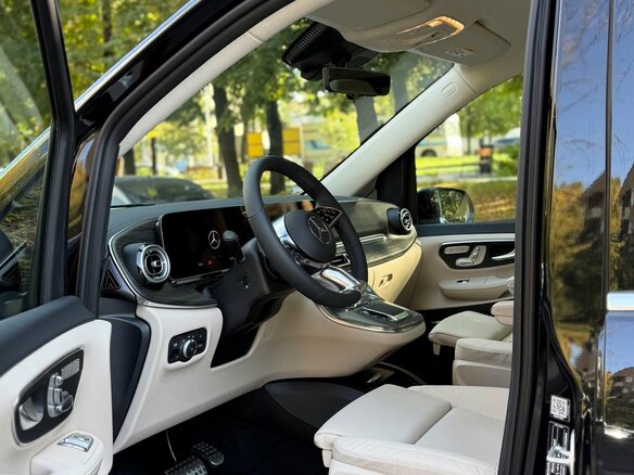 2026 Mercedes-Benz V-Класс Extra Long 300 d экстра длинный III (W447) Рестайлинг 2, чёрный, 15990000 рублей - вид 3