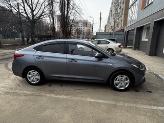 2017 Hyundai Solaris II, серый, 1190000 рублей, вид 4