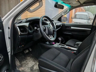 2016 Toyota Hilux VIII, чёрный, 8000000 рублей, вид 5