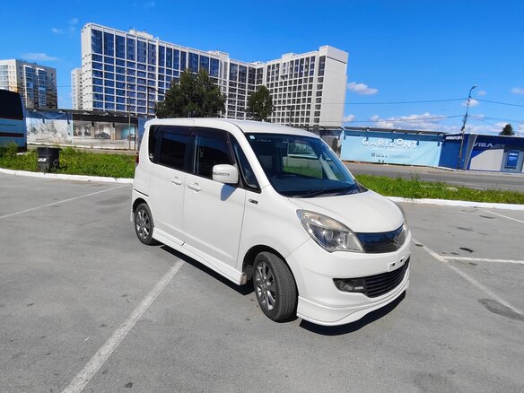 2011 Suzuki Solio II, белый - вид 3