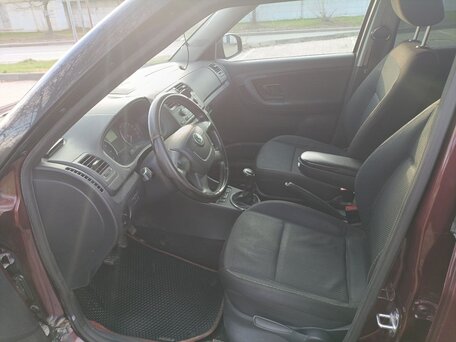 2012 Skoda Fabia II Рестайлинг, пурпурный, 500000 рублей, вид 5