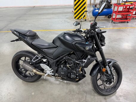 2021 Yamaha MT-03, чёрный, 450000 рублей, вид 4