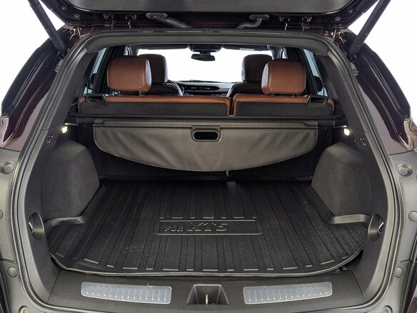 2020 Cadillac XT5 I Рестайлинг, красный, 3090000 рублей - вид 9