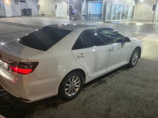 2016 Toyota Camry VII (XV50) Рестайлинг, белый, 2100000 рублей, вид 5