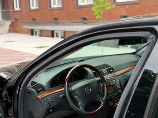 2000 Mercedes-Benz S-Класс 500 IV (W220), чёрный, 1450000 рублей, вид 2