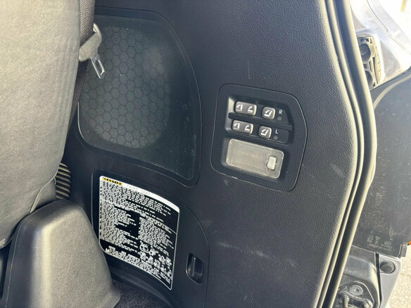 2011 Lexus LX 570 III, серебристый, 2970000 рублей - вид 36