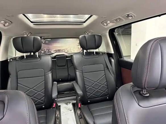 2026 GAC Trumpchi E8 I Рестайлинг, чёрный - вид 17