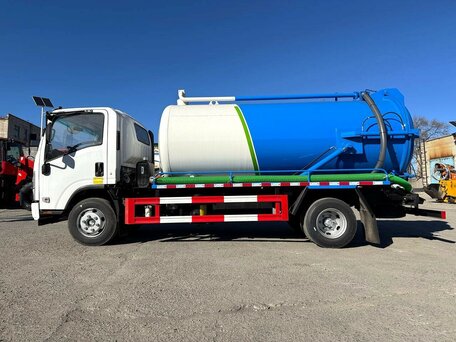 2026 Isuzu Ассенизаторская машина, синий, 6319000 рублей, вид 3