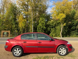 2007 Renault Megane II Рестайлинг, красный, 230000 рублей, вид 3