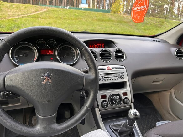 2008 Peugeot 308 I, красный, 400000 рублей - вид 6