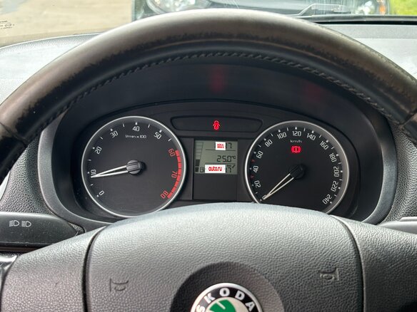 2009 Skoda Fabia II, серый - вид 10