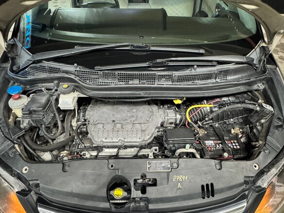 2004 Honda Elysion I, коричневый, 1300000 рублей - вид 13