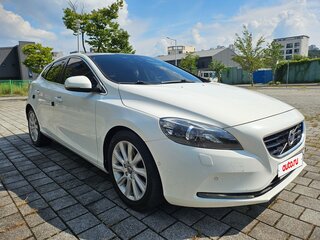 2015 Volvo V40 II, белый, 1115010 рублей, вид 3