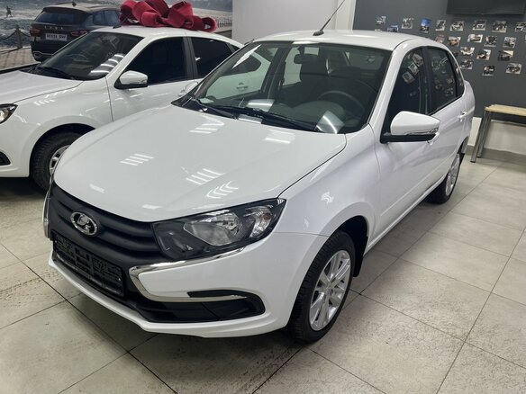 2026 Lada (ВАЗ) Granta I Рестайлинг, белый, 1153900 рублей - вид 2
