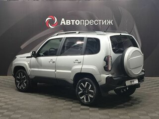 2026 Lada (ВАЗ) Niva Travel I Рестайлинг, серебристый, 1929000 рублей, вид 5