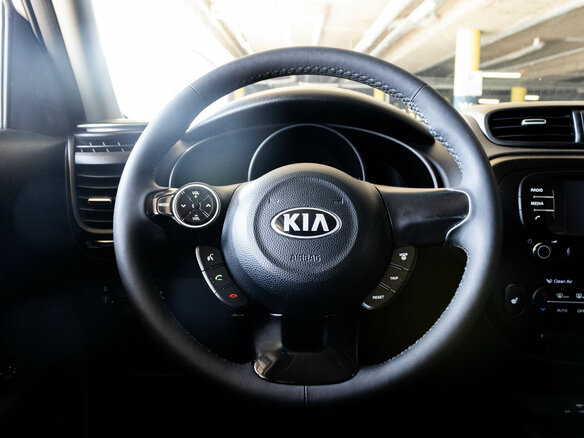 2017 Kia Soul II Рестайлинг, серебристый, 1200000 рублей - вид 5