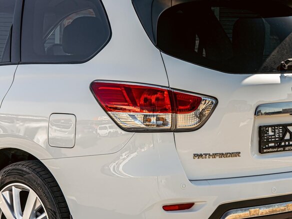 2015 Nissan Pathfinder IV, белый, 1275000 рублей - вид 9