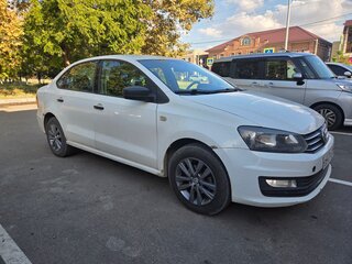 2017 Volkswagen Polo V Рестайлинг, белый, 500000 рублей, вид 2