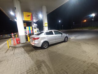 2015 Kia Rio III Рестайлинг, серебристый, 470000 рублей, вид 5