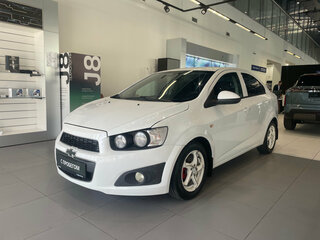 2013 Chevrolet Aveo II, белый, 480000 рублей, вид 1