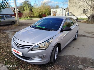 2015 Hyundai Solaris I Рестайлинг, серебристый, 750000 рублей, вид 1