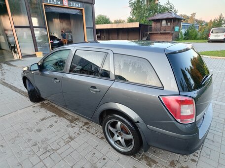 2011 Opel Astra H Рестайлинг, серый, 490000 рублей, вид 4