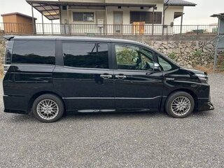2021 Toyota Voxy III (R80) Рестайлинг, чёрный, 1767000 рублей, вид 2