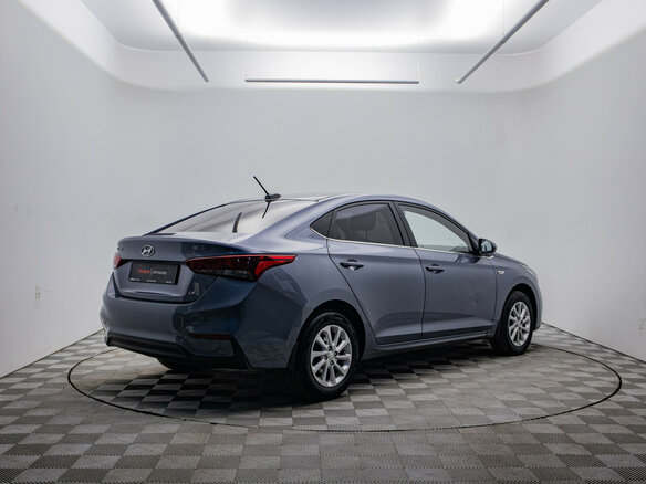 2017 Hyundai Solaris II, серый - вид 4